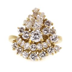 Anillo de diamantes en distintas tallas