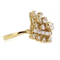 Anillo de diamantes en distintas tallas