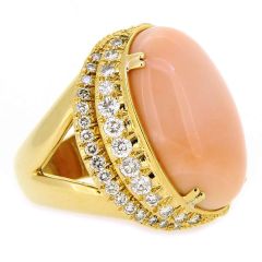 Sortija oro color, coral piel de ángel y diamantes
