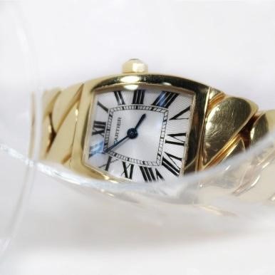 Reloj 'La Doña' Cartier, en oro amarillo, Colección Marfil Heritage